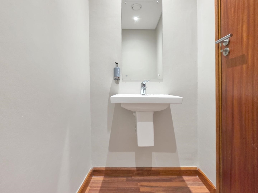 1 Bedroom Property for Sale in Cape Town City Centre Western Cape